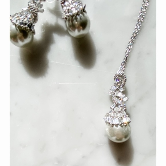 Cz Pearl Pendant Necklace and Earring Set - Picture 1 of 6